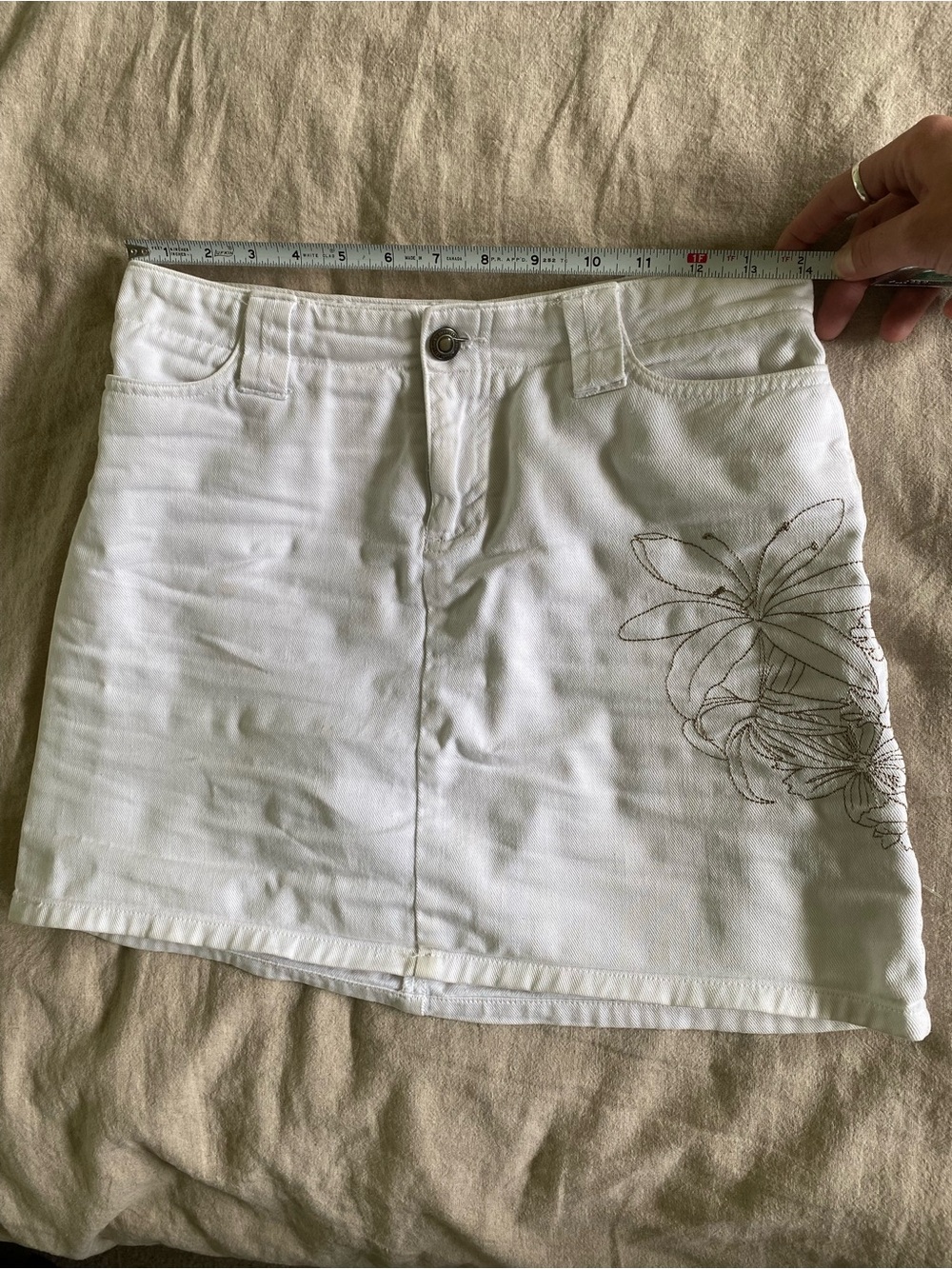 Vintage Y2K Smart Set White Denim Mini Skirt flower embroidery